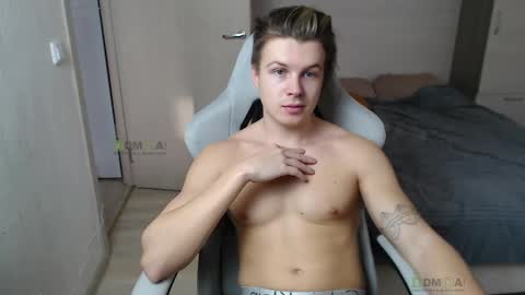 Snapshot of sunny1girl chatting on 03/08/25, 07:38 Alice and Sergey online show from 03/08/25, 07:38