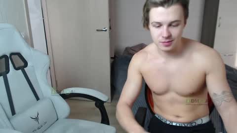 Snapshot of sunny1girl chatting on 03/11/25, 09:45 Alice and Sergey online show from 03/11/25, 09:45
