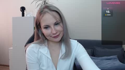 Naomi online show from 02/05/25, 10:19