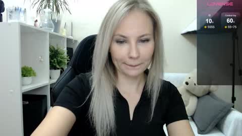 Naomi online show from 10/20/25, 04:57