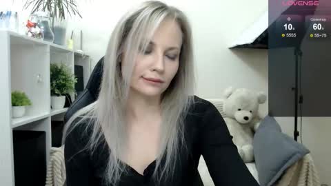 Naomi online show from 11/05/25, 10:48