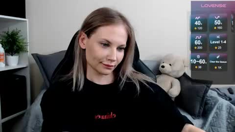 Naomi online show from 06/23/26, 05:49