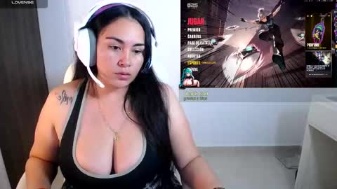 Snapshot of sunny_gamer chatting on 11/17/25, 05:13 Sunny online show from 11/17/25, 05:13