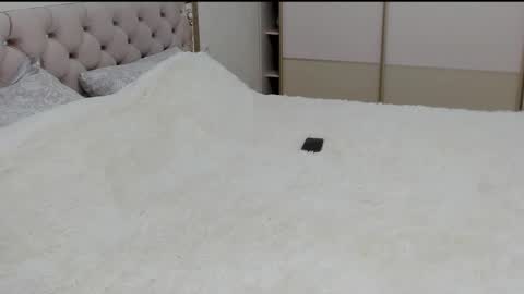 Vanessa online show from 10/19/25, 06:36