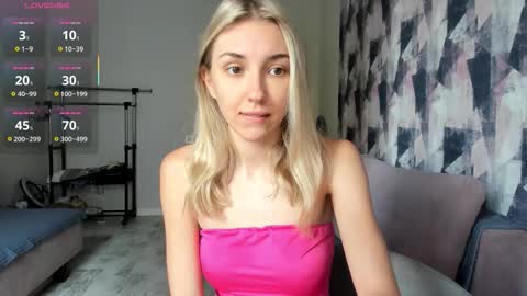 Snapshot of sunny_rina chatting on 09/10/25, 07:19 Rina online show from 09/10/25, 07:19