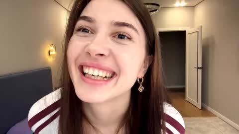 Snapshot of sunnyhathcox chatting on 12/03/25, 08:23 Christina online show from 12/03/25, 08:23