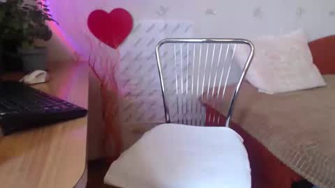 Alina   Streams Mon to Fri online show from 02/17/25, 01:32