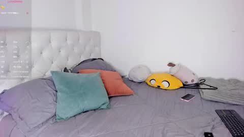 Sunnymoon online show from 10/30/25, 04:03