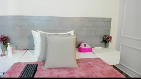 sunnywhitee online show from 09/22/25, 07:16