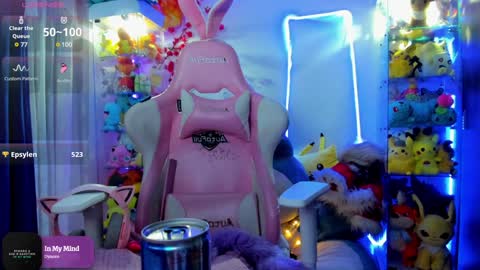     RAVENCLAU GIRL  online show from 12/13/24, 07:15