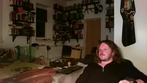 Snapshot of sunr1sa chatting on 11/04/25, 09:47 sunr1sa online show from 11/04/25, 09:47