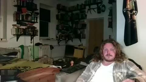 Snapshot of sunr1sa chatting on 11/05/25, 05:46 sunr1sa online show from 11/05/25, 05:46