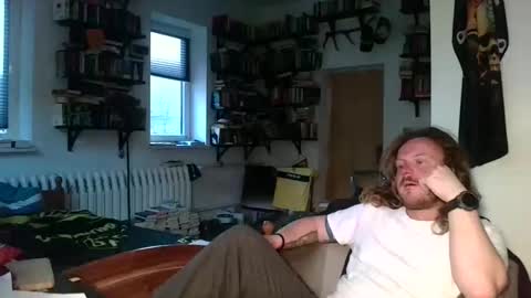 Snapshot of sunr1sa chatting on 11/11/25, 03:23 sunr1sa online show from 11/11/25, 03:23