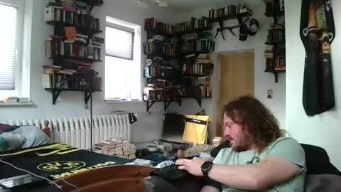 Snapshot of sunr1sa chatting on 11/18/25, 07:35 sunr1sa online show from 11/18/25, 07:35