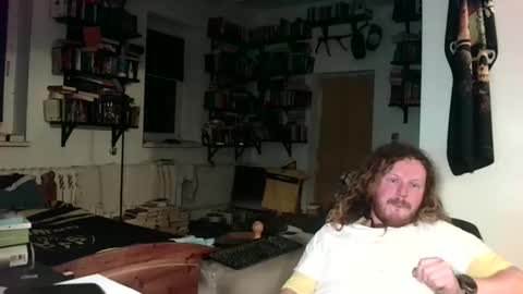 Snapshot of sunr1sa chatting on 11/26/25, 05:03 sunr1sa online show from 11/26/25, 05:03