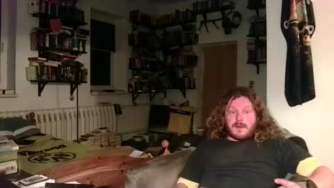 Snapshot of sunr1sa chatting on 12/04/25, 06:49 sunr1sa online show from 12/04/25, 06:49