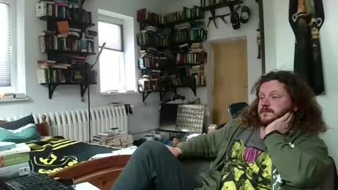 Snapshot of sunr1sa chatting on 12/14/25, 12:32 sunr1sa online show from 12/14/25, 12:32