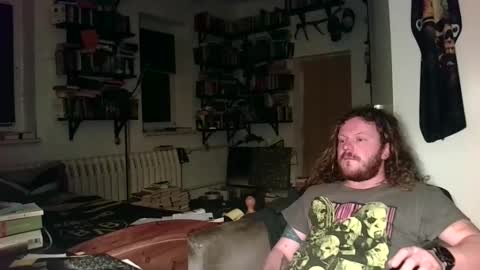 Snapshot of sunr1sa chatting on 12/15/25, 05:01 sunr1sa online show from 12/15/25, 05:01