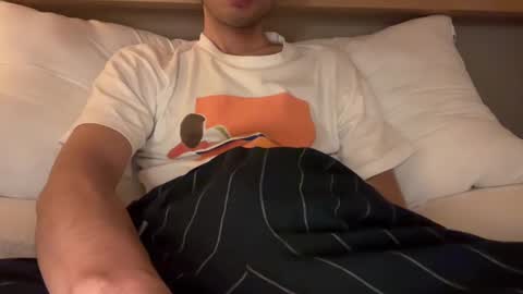 Snapshot of sunrough chatting on 02/23/25, 07:49 Sunrough online show from 02/23/25, 07:49