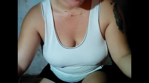 sunshine_38 online show from 10/28/25, 09:17