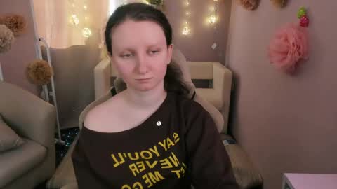 Snapshot of sunshine_blaze chatting on 04/09/26, 05:51 Alice online show from 04/09/26, 05:51