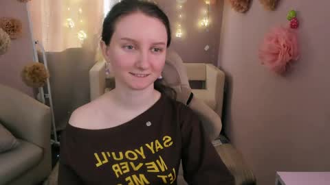 Snapshot of sunshine_blaze chatting on 04/09/26, 06:19 Alice online show from 04/09/26, 06:19