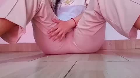 Annie online show from 10/20/25, 04:18