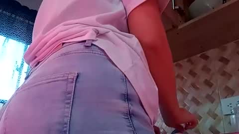 Annie online show from 12/03/25, 07:12