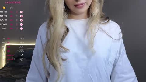 Snapshot of sunshine_diana_ chatting on 02/09/25, 06:11 Di online show from 02/09/25, 06:11