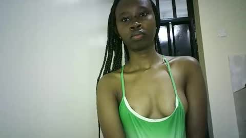 Snapshot of sunshine_g chatting on 10/22/25, 01:28 Sunshine online show from 10/22/25, 01:28