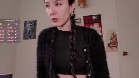 Snapshot of sunshine_girl9 chatting on 11/19/25, 08:09 sunshine_girl9 online show from 11/19/25, 08:09