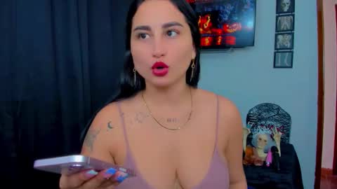 Snapshot of sunshine_uwu22 chatting on 10/20/25, 07:47 Andrea Rodriguez online show from 10/20/25, 07:47