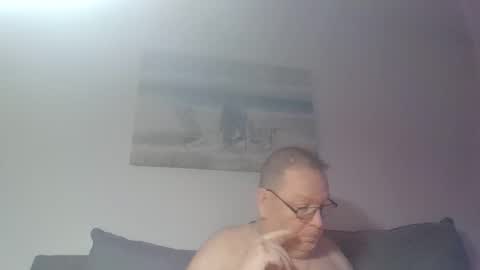 Snapshot of sunspotbaby chatting on 11/05/25, 10:32 Sunspotbaby online show from 11/05/25, 10:32
