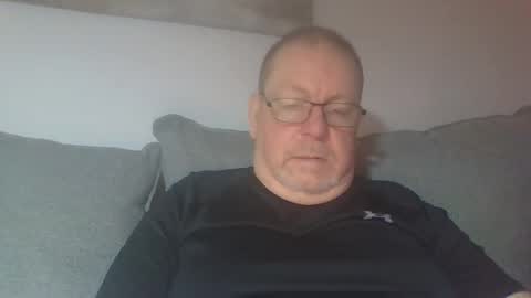 Snapshot of sunspotbaby chatting on 11/12/25, 03:40 Sunspotbaby online show from 11/12/25, 03:40