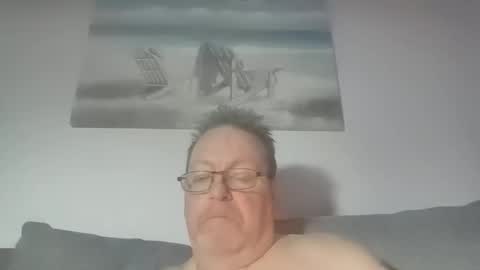 Snapshot of sunspotbaby chatting on 02/03/26, 12:09 Sunspotbaby online show from 02/03/26, 12:09