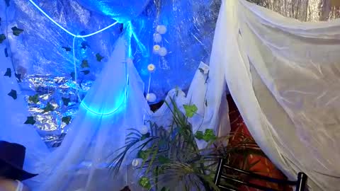 Snapshot of super_jony chatting on 10/16/25, 02:51 super jony and Marta GMT 1300-1800 every day online show from 10/16/25, 02:51