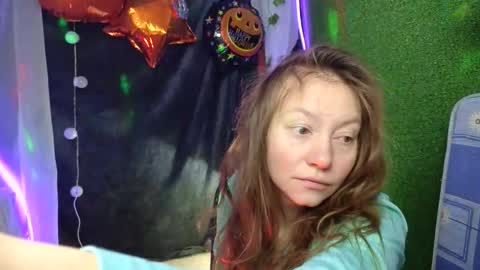 Snapshot of super_jony chatting on 10/27/25, 04:33 super jony and Marta GMT 1300-1800 every day online show from 10/27/25, 04:33