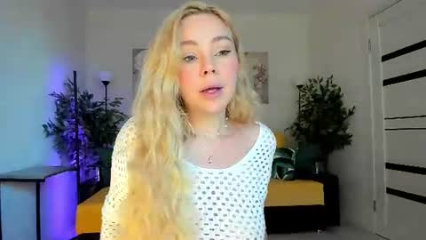 Jenn online show from 06/10/26, 05:07