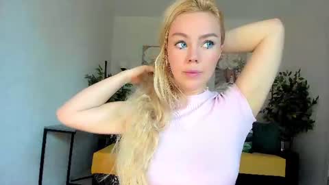 Jenn online show from 07/28/26, 04:08