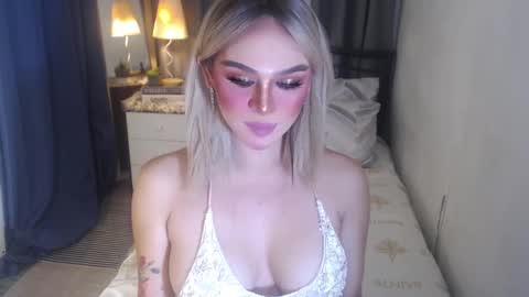 Snapshot of superh0tangelxx chatting on 02/08/26, 02:26 CARMINA online show from 02/08/26, 02:26