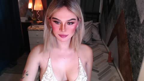 Snapshot of superh0tangelxx chatting on 03/23/26, 02:48 CARMINA online show from 03/23/26, 02:48
