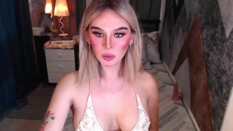 Snapshot of superh0tangelxx chatting on 03/24/26, 01:54 CARMINA online show from 03/24/26, 01:54