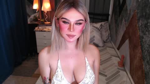 Snapshot of superh0tangelxx chatting on 04/02/26, 12:52 CARMINA online show from 04/02/26, 12:52