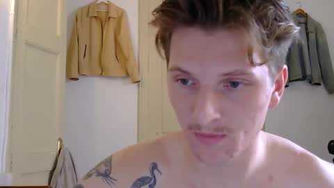 Snapshot of superhardxxxx chatting on 10/29/25, 12:40 Ctrl My Body online show from 10/29/25, 12:40