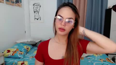 Snapshot of superhotvaleria chatting on 04/17/26, 08:01 Im val online show from 04/17/26, 08:01