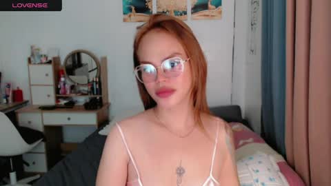 Snapshot of superhotvaleria chatting on 06/04/26, 10:05 Im val online show from 06/04/26, 10:05