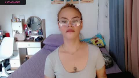 Snapshot of superhotvaleria chatting on 06/08/26, 01:28 Im val online show from 06/08/26, 01:28