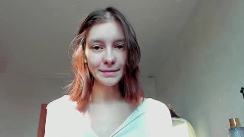 Snapshot of superior_cat chatting on 03/06/26, 05:15 Una online show from 03/06/26, 05:15
