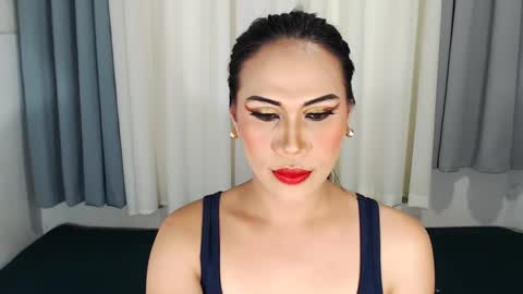 Natalie Portman online show from 02/08/25, 01:54