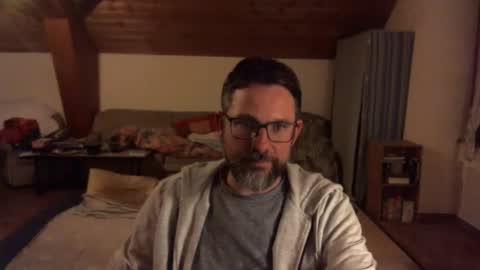 supersquirrel81 online show from 11/21/25, 08:40